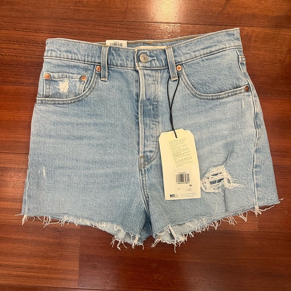 Levi's Pants - Levi’s super high rise ribcage shorts